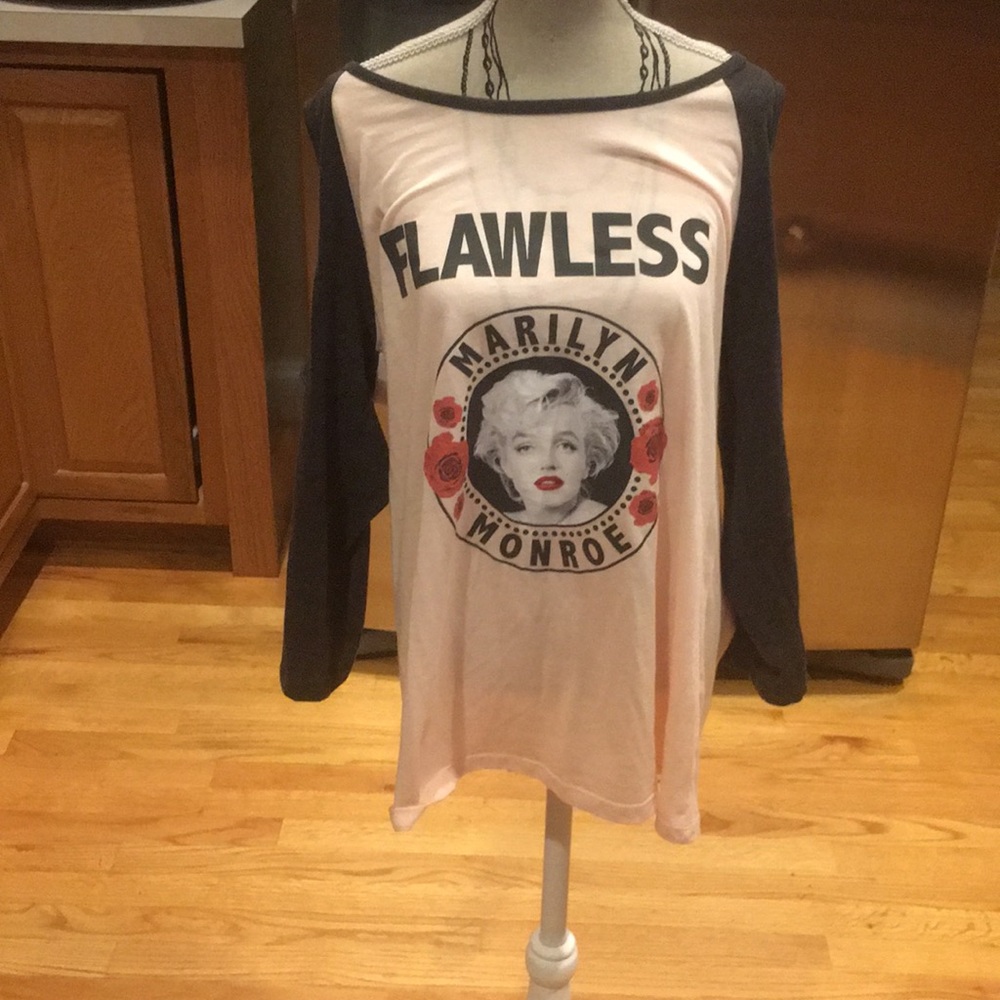Like new worn once cold shoulder Marylin Monroe